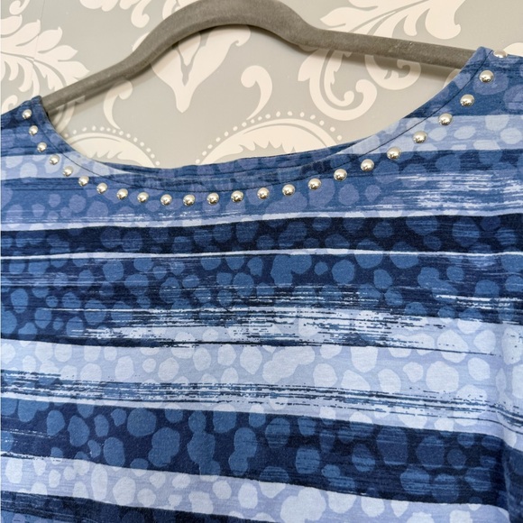 4/$25 • Rudy Rd. Stud Detail 3/4 Sleeve Top - Picture 3 of 4